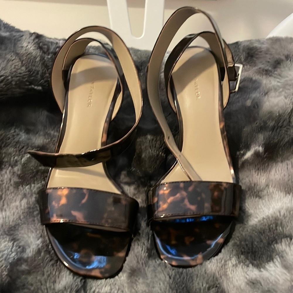 Ann Taylor tortoise block heel